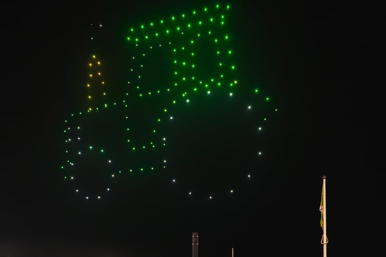 Drones recreate a tractor during the spectacular show