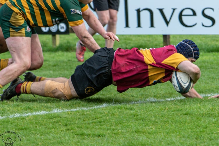 Simon Hoddinott helped himself to a hat-trick of tries for Douglas against West Park St Helens at Port-e-Chee (Photo: Richard Ebbutt)