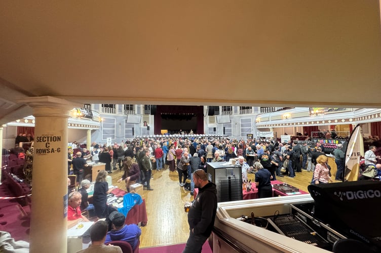 With tickets in hand, festival-goers were greeted by a bustling crowd and an extensive selection of real ales, ciders, wines and mead