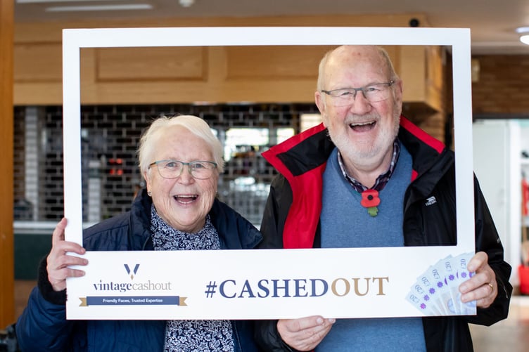 Previous attendees of a Vintage Cashout event who sold their antiques for cash