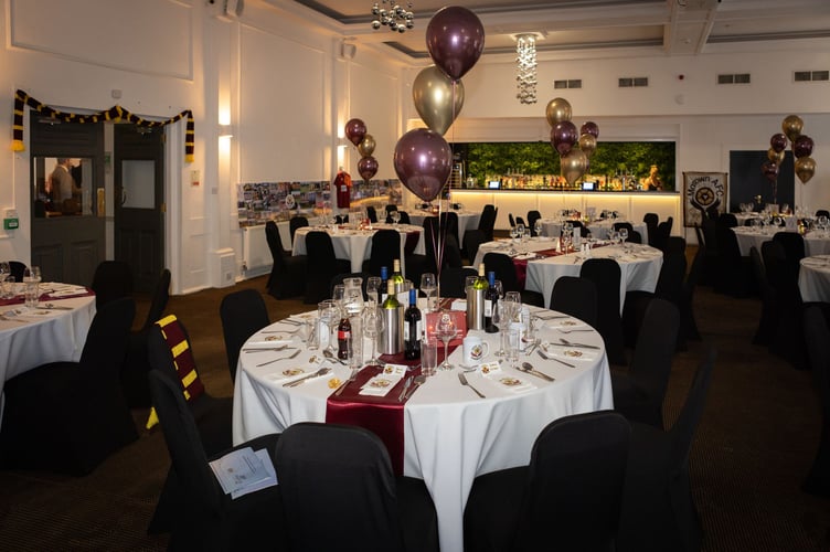 Woodbourne House was decked out in maroon and gold - thanks to the hard work of Neil, Helen and the committee 