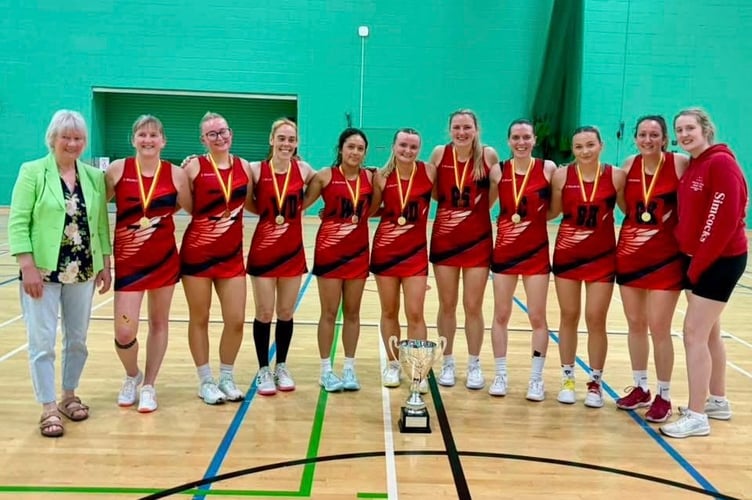 Manx Cup champions Simcocks Red with Sheila Quayle (left)