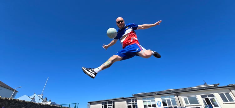 Football freestyler Ash Randall in action