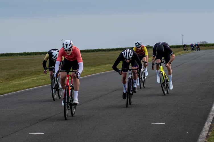 Cameron Hounsell wins the sprint for the line at Jurby Airfield (Photo: Gary Jones)