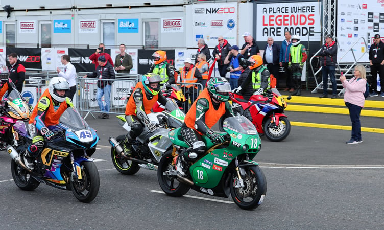 Illiam Quayle (No.18) leaves the grid at the start of the newcomers practice session at the North West 200 on Wednesday (Photo: Dave Kneen Photography)