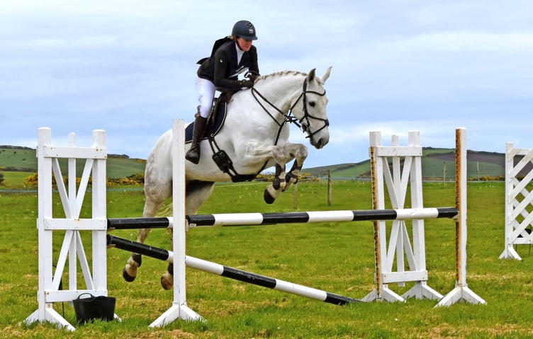 Jenny Forbes riding Annefields Romeo on the way to winning the PC100 class at the recent spring one-day event (Photo: Ava Clothier)
