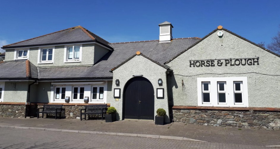 Man denies stealing cash from fruit machines during pub burglary ...