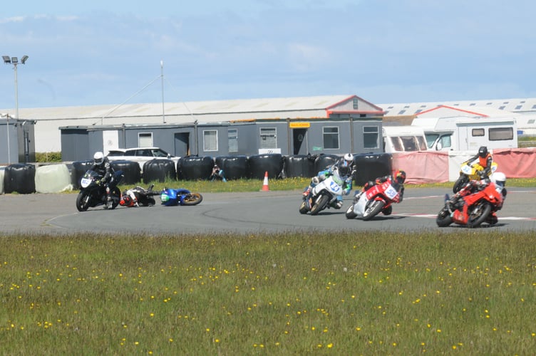 Motorcycle racing