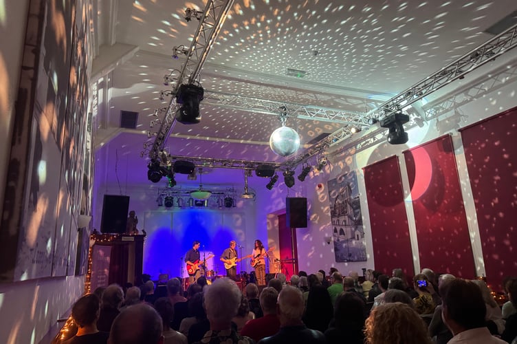 Spotty Dog performing in the Laxey Working Men's Institute 