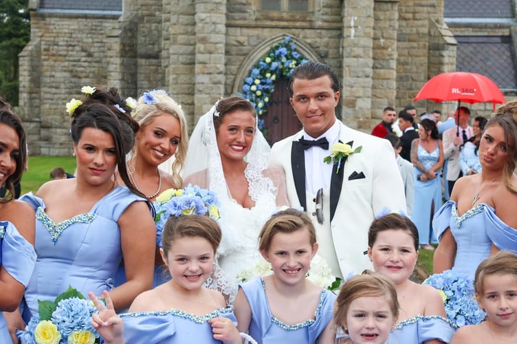 Venezuela Fury with new husband Noah Prince with the couple's wedding party (Credit: CJS Photography)