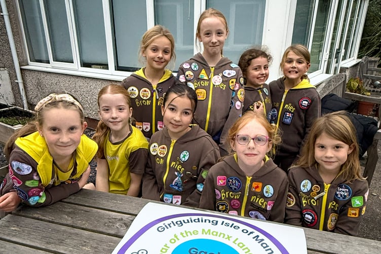 5th Douglas Brownies with Gaelg Aboo! badge