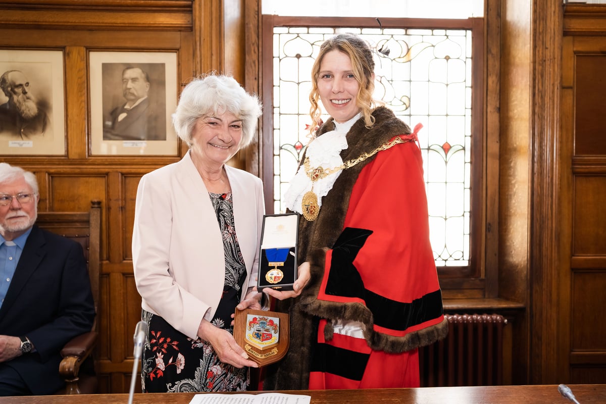 Former Mayor of Douglas retires from council
