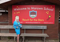 Community joins Isle of Man rollout of Dolly Parton book programme