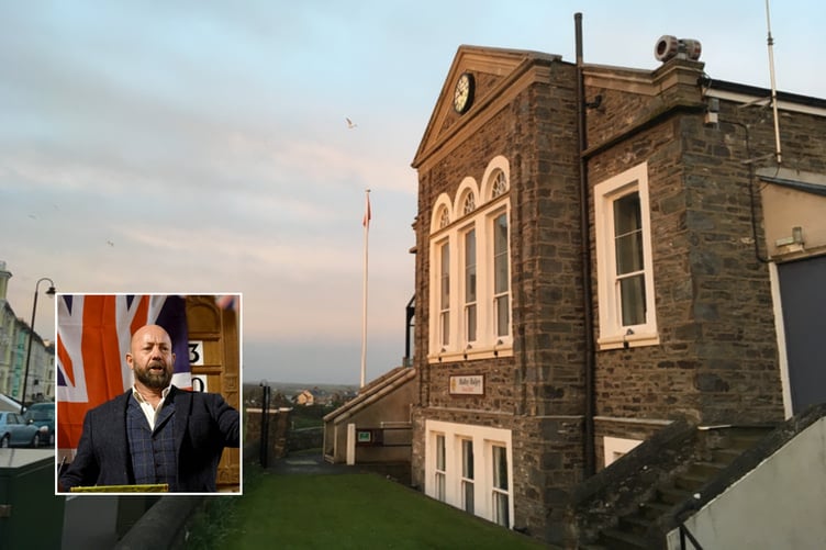 The first meeting of the 'Manx People's Manifesto', which has been endorded by Captain of the Parish of Rushen Paul Costain, will take place at Port St Mary Town Hall later this month