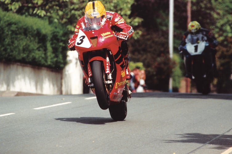A special parade lap marking Joey Dunlop's 2000 Formula 1 TT victory