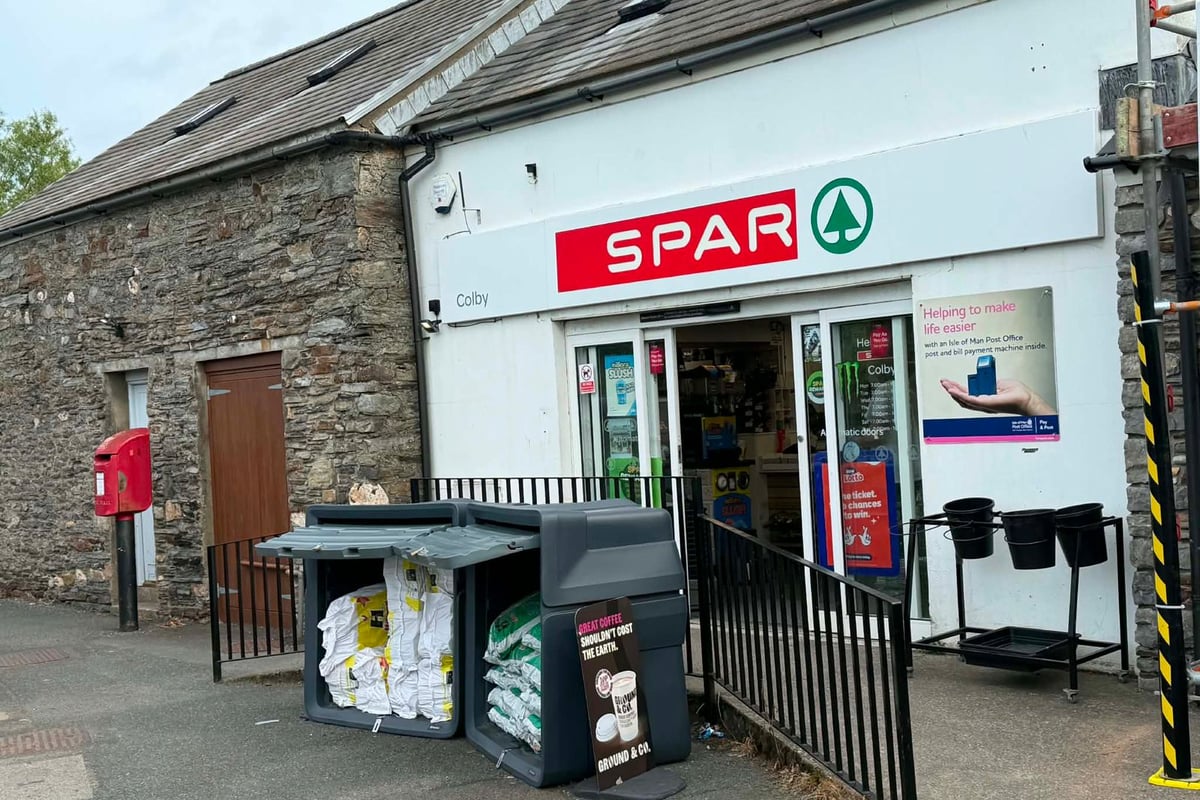 Complaints over conditions at Spar shop after air con breaks down