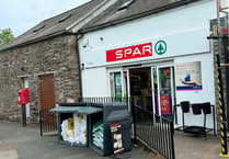Complaints over conditions at Spar shop after air con breaks down