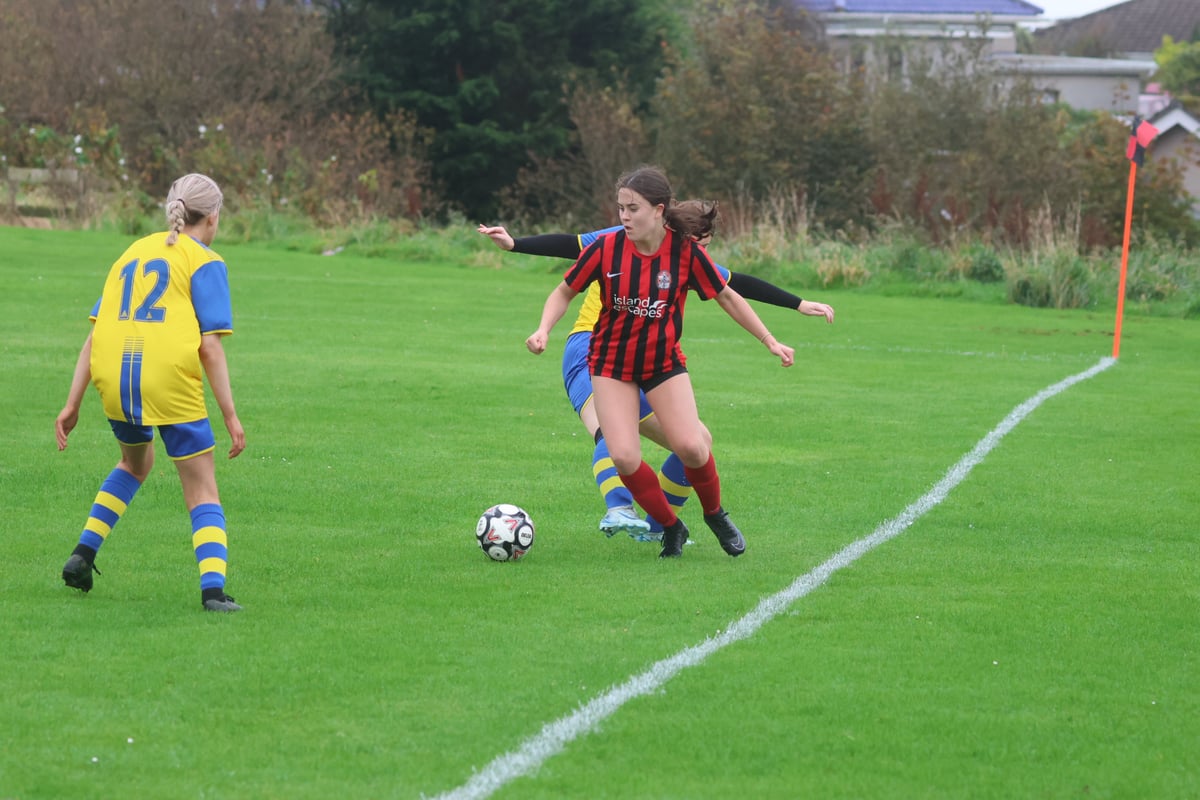 Rosabel Cardy takes her football career to the US with a sports scholarship