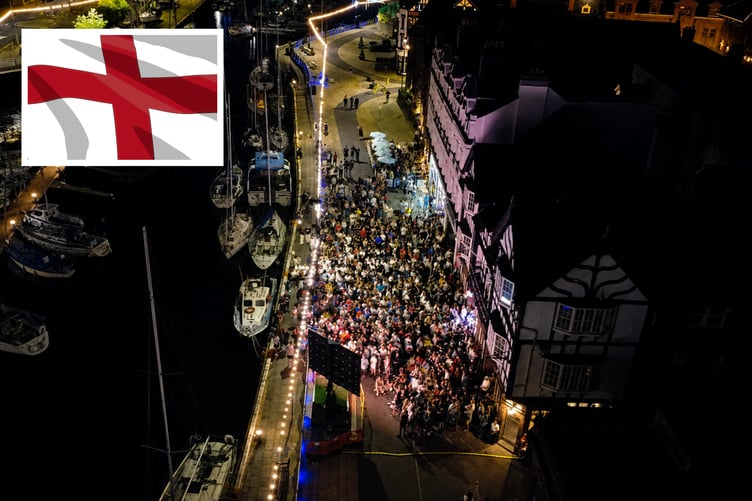 Spectators gather outside the British to watch England vs Norway on Saturday night (Photo: Frank Schuengel / Amadeusiom)