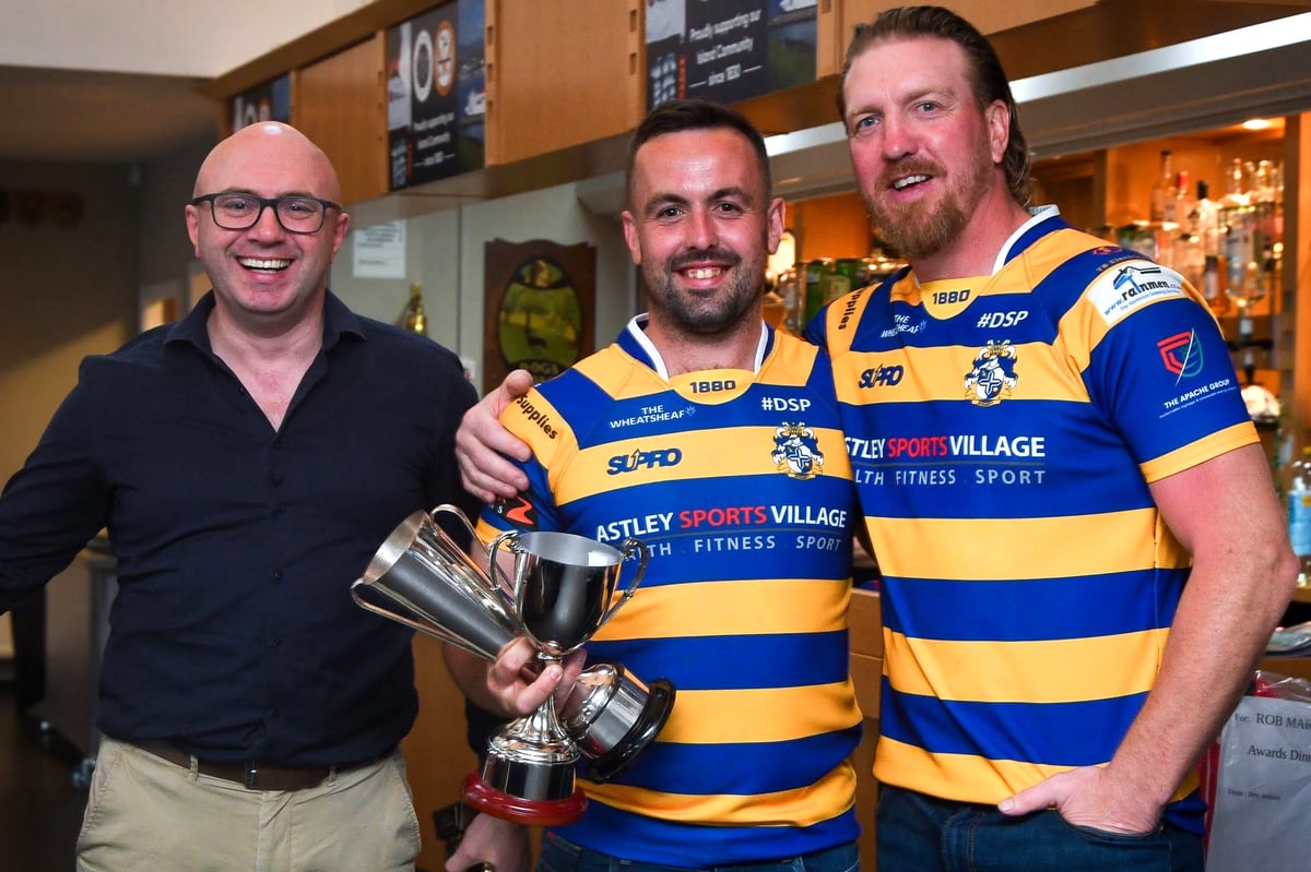 Ex-Wales international Powell guests at Vagas awards evening