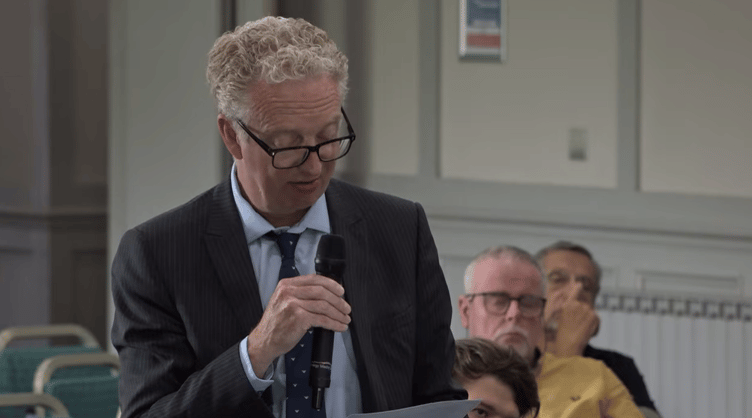 Dr Allinson gives presentation to Mooir Vannin public examination