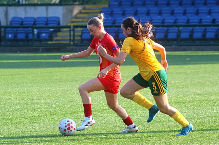 Caitlyn Smith (left) scored her first goal for the Isle of Man with the opener against Ynys Mon on Friday evening (Photo: Paul Hatton)