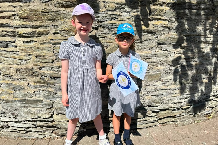 L-R Lily Krawczyk and Harriet Hodskinson