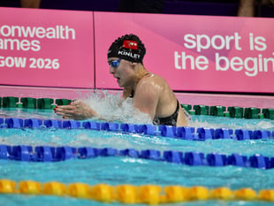 Commonwealth Games 2026: Holland hails 'amazing' swimmers