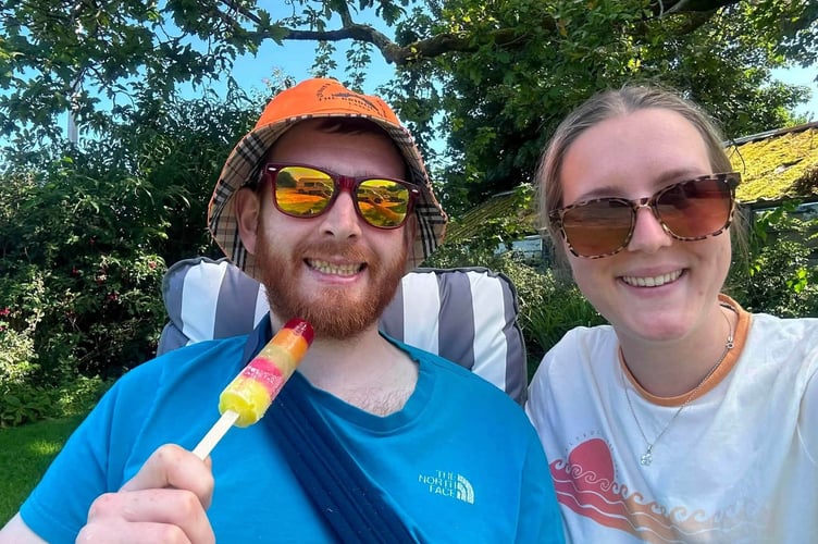 Grant Thomson enjoying some rest with girlfriend Immy
