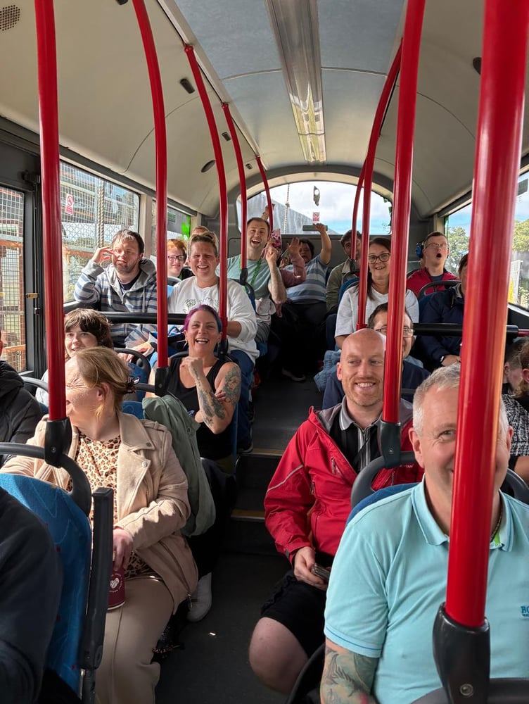 45 islanders make their way to Knowsley Safari Park
