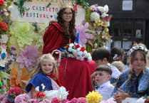Hundreds celebrate 70th anniversary of Castletown Confetti Carnival
