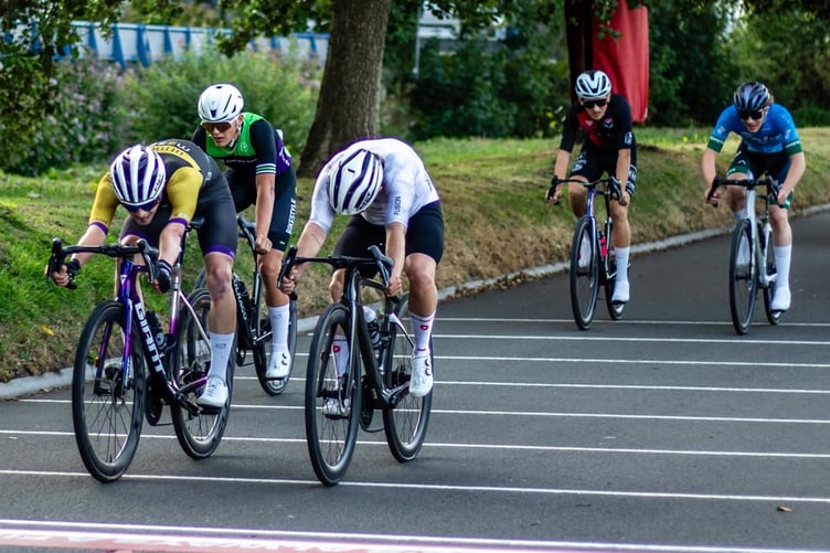 Alec Sorby wins the bunch sprint to clinch third place ahead of Michael Moss in fourth (Photo: Gary Jones/Manxmanphotos)