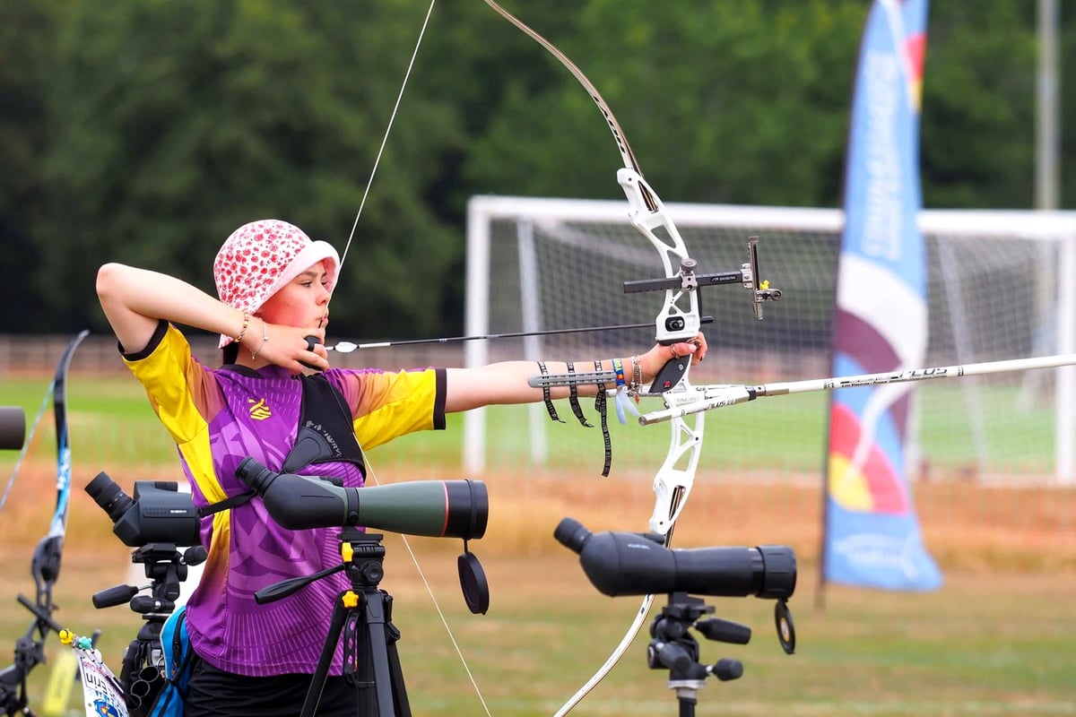 Father and daughter tackle busy week of off-island comps