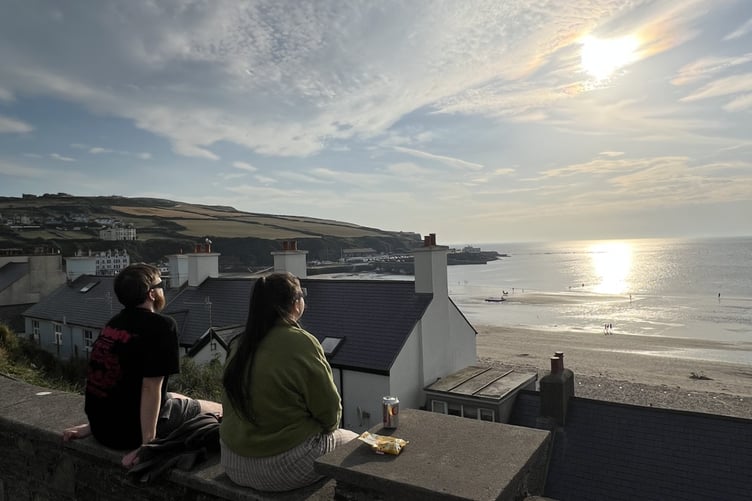 Waiting for the eclipse at Port Erin promenade