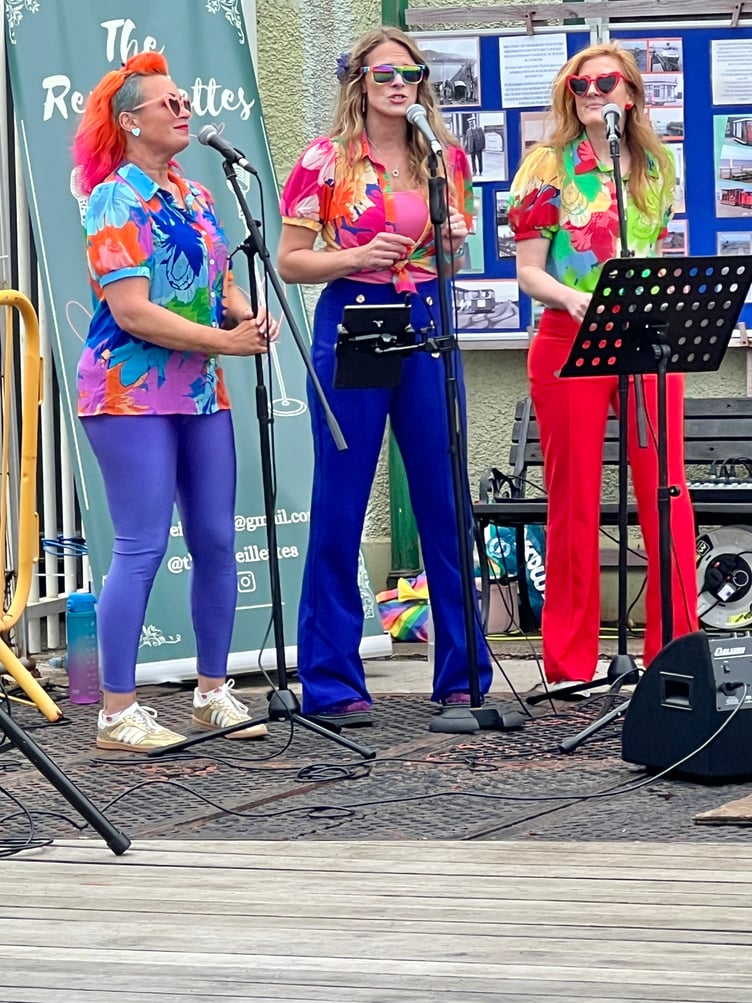 The Revellettes performing on Queen's Pier on August 9