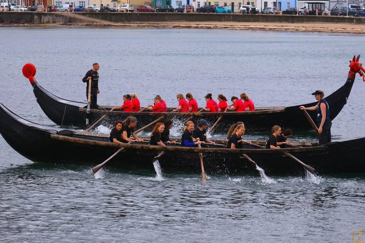 The Ladies impressed on Sunday, with Viqueens taking the ladies’ title in 2:37.37, ahead of Strong Girls, Stronger Drinks and Western Oars (Photo: Frazer Hemming-Allen of FHA Photography)