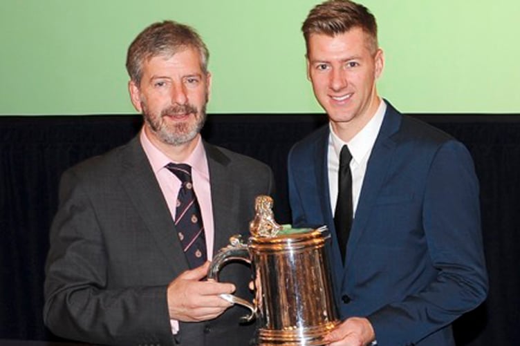 Isle of Man TT star Ian Hutchinson (right) won the Torrens Trophy a decade ago, having previously made history when completing an unprecedented clean sweep of all five solo TT races in 2010 (www.iomtt.com)