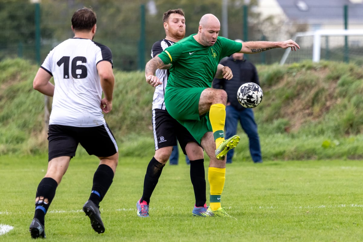 Saints stun Peel to claim derby bragging rights