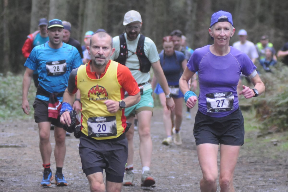 Close finishes in North Barrule fell race
