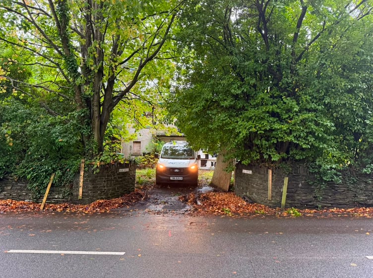 Police remain at the scene on Victoria Road this afternoon (Media Isle of Man)