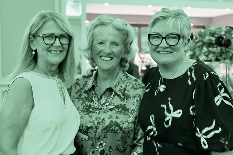 Tracey Dean, Gilly Bowers and Selene Bostock all enjoying the evening