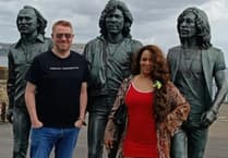 Former Happy Monday's singer joins Manx DJ line-up for Wetherspoon bash