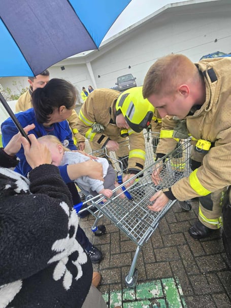 Bonnie Freed From Tesco Trolley Trouble