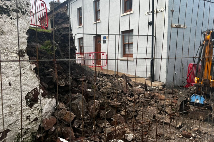Clerk: No Engineers Raised Concern Wall Would Collapse