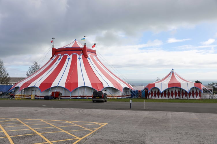 Final Shows Scrapped as Winds Roll in