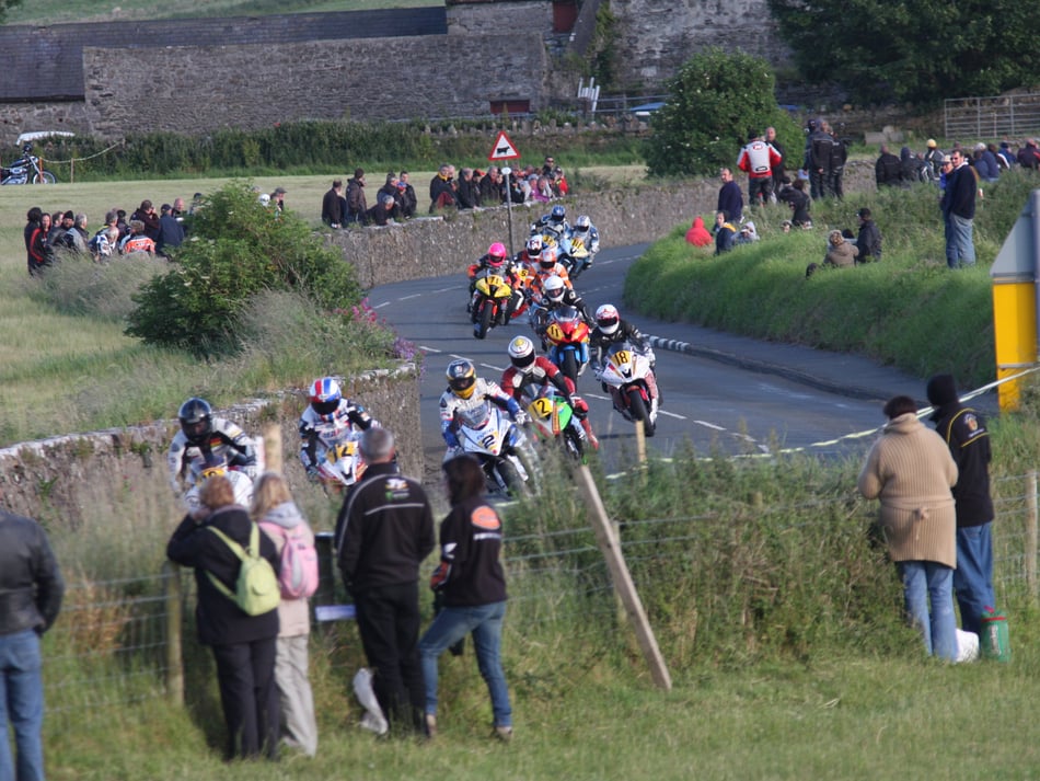 Billown Braces for Hicky's Southern 100 Bow